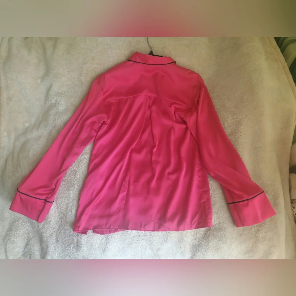 ZARA X BARBIE™ THE MOVIE WARNERBROS SATIN EFFECT SHIRT Only